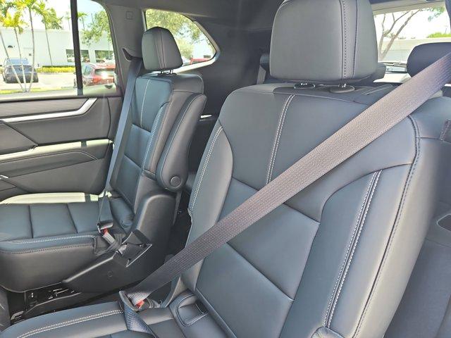 Photo of 2025 Crystal Metallic GMC Acadia