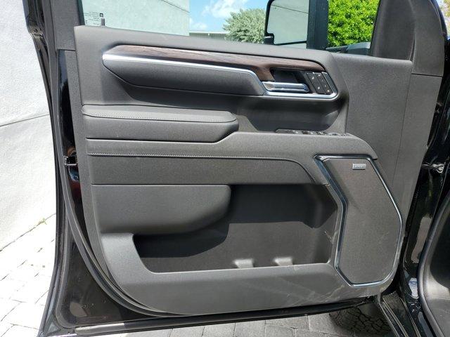Photo of 2025 Onyx Black GMC Sierra 2500