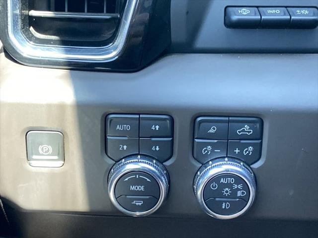 Photo of 2023 White Frost Tricoat GMC Sierra 1500