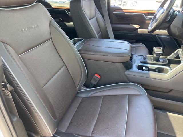 Photo of 2023 White Frost Tricoat GMC Sierra 1500