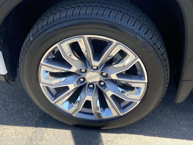 Photo of 2023 White Frost Tricoat GMC Sierra 1500