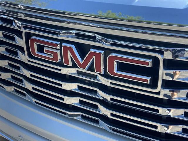 Photo of 2023 White Frost Tricoat GMC Sierra 1500