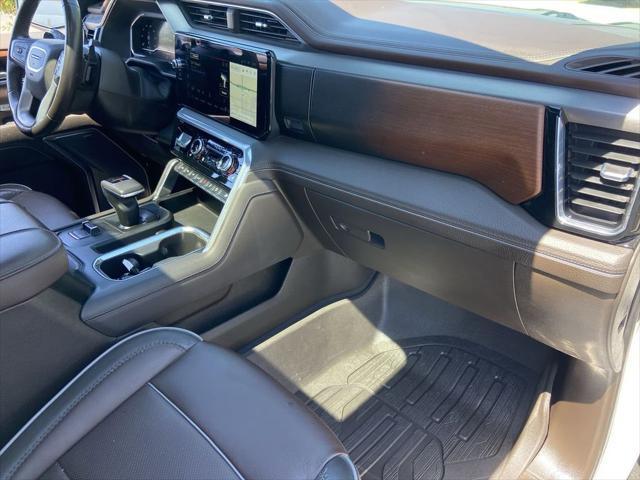 Photo of 2023 White Frost Tricoat GMC Sierra 1500