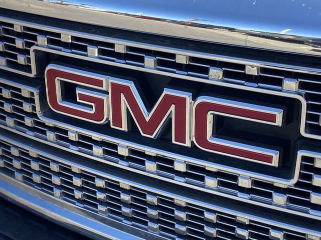 Photo of 2018 Onyx Black GMC Sierra 2500