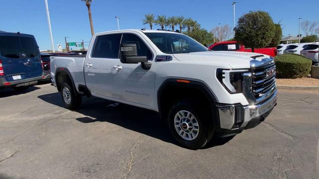 Photo of 2025 Summit White GMC Sierra 2500