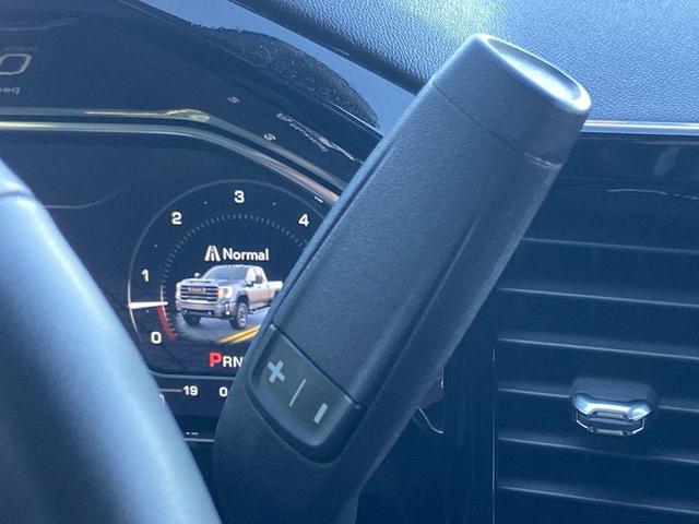 Photo of 2025 Summit White GMC Sierra 2500