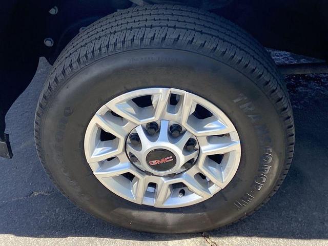 Photo of 2025 Summit White GMC Sierra 2500