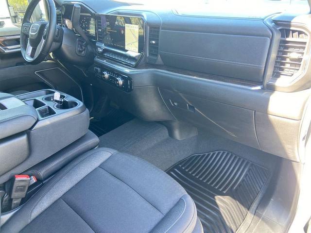 Photo of 2025 Summit White GMC Sierra 2500
