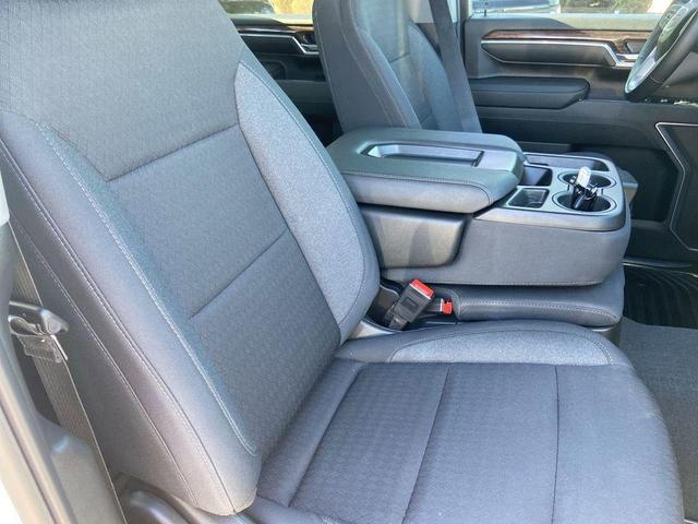 Photo of 2025 Summit White GMC Sierra 2500