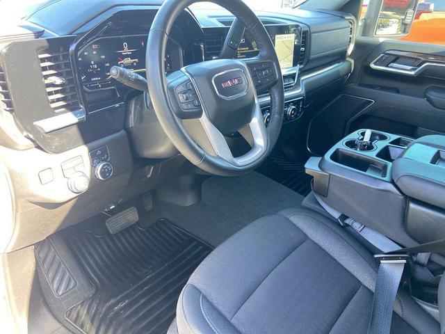 Photo of 2025 Summit White GMC Sierra 2500