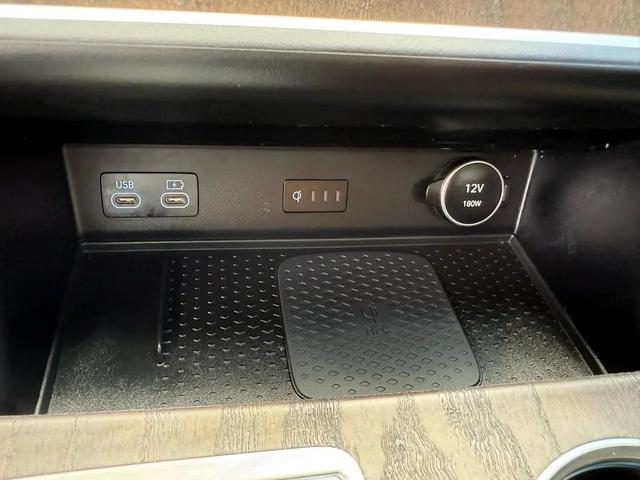 Photo of 2025 Dark Green Genesis GV80