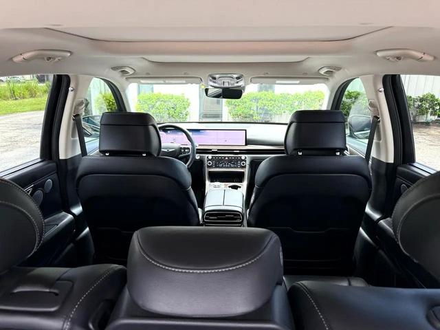 Photo of 2025 Dark Green Genesis GV80