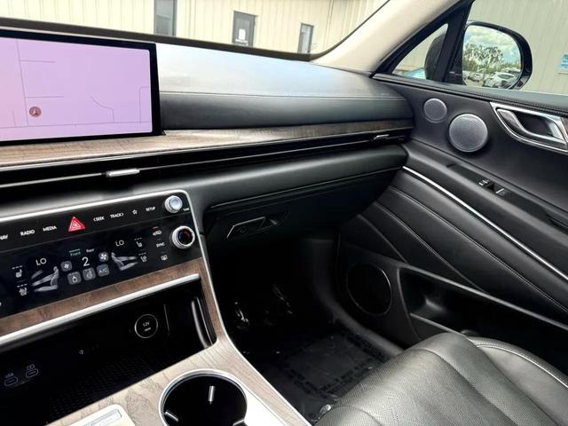Photo of 2025 Dark Green Genesis GV80