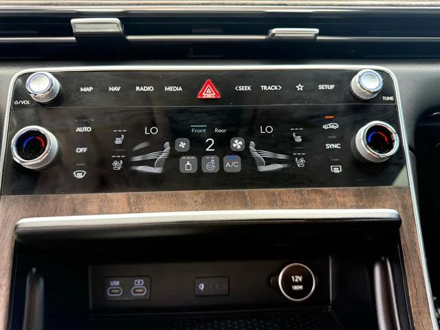 Photo of 2025 Dark Green Genesis GV80