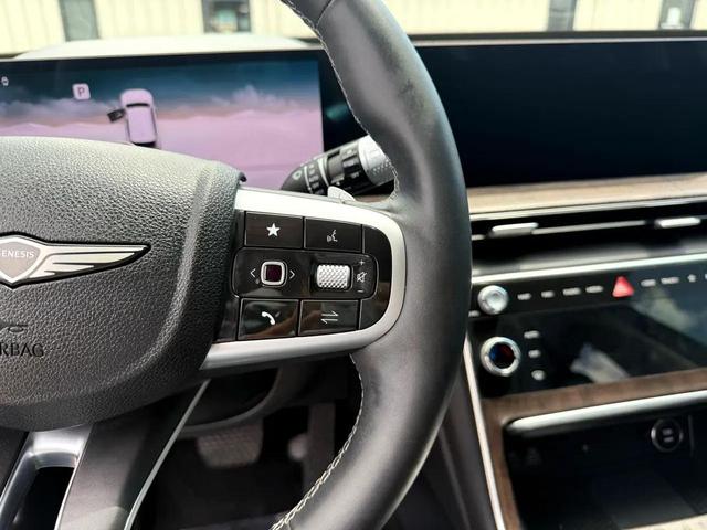 Photo of 2025 Dark Green Genesis GV80