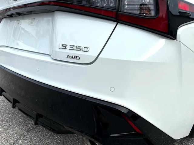 Photo of 2023 Pearl White Lexus IS 350