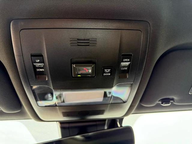 Photo of 2023 Pearl White Lexus IS 350