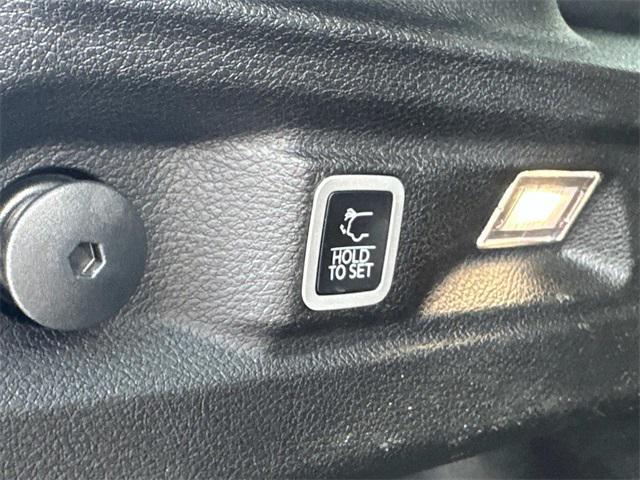 Photo of 2024 Bright White Clearcoat Jeep Grand Cherokee L