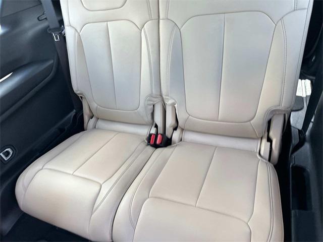 Photo of 2024 Bright White Clearcoat Jeep Grand Cherokee L