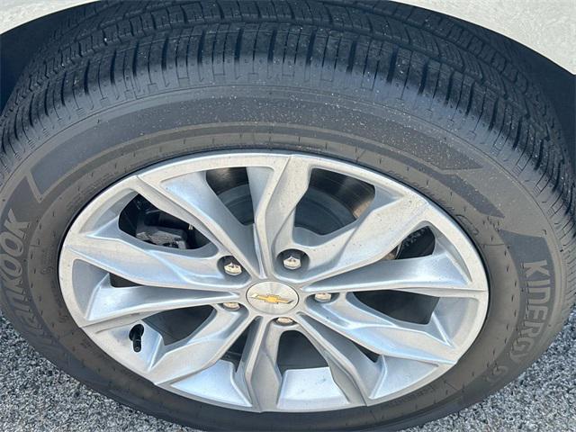 Photo of 2025 Gray Chevrolet Malibu