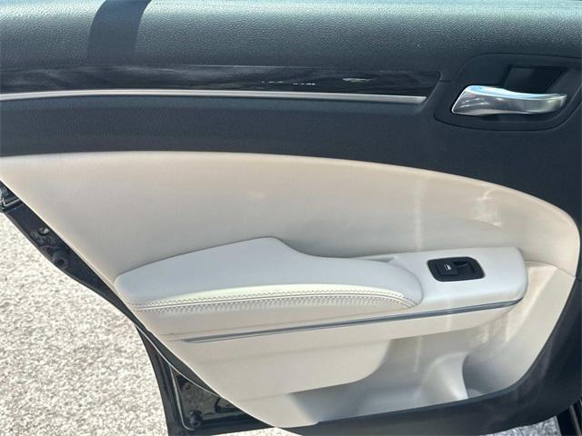 Photo of 2021 Gloss Black Chrysler 300
