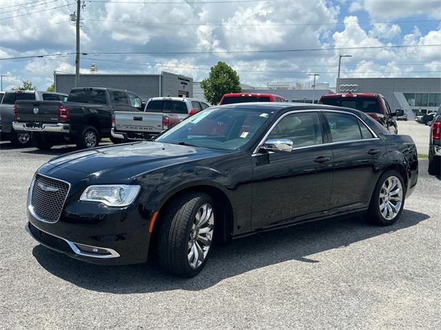 Photo of 2021 Gloss Black Chrysler 300