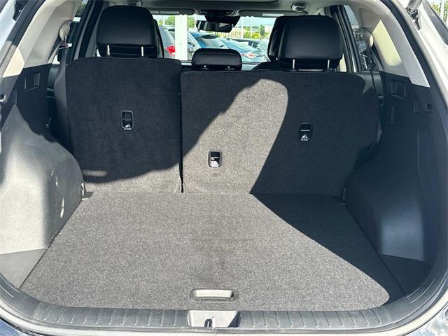 Photo of 2024 Glacial White Pearl Kia Sportage