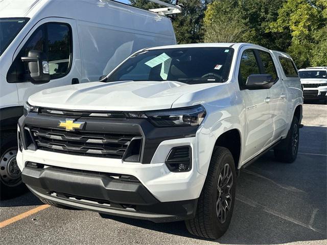Photo of 2024 Summit White Chevrolet Colorado
