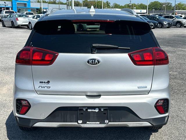 Photo of 2021 Silky Silver Kia Niro