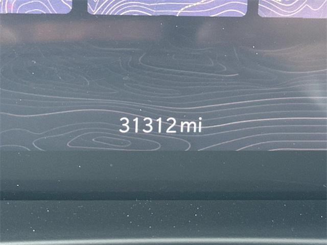 Photo of 2023 Diamond Black Crystal Pearlcoat Jeep Grand Cherokee