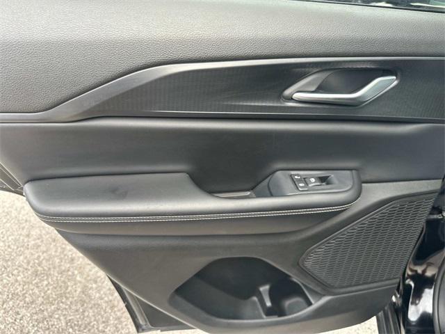 Photo of 2023 Diamond Black Crystal Pearlcoat Jeep Grand Cherokee