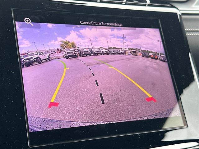 Photo of 2025 Diamond Black Crystal Pearlcoat Jeep Grand Cherokee
