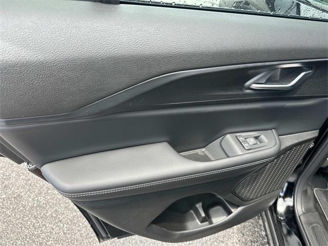 Photo of 2025 Diamond Black Crystal Pearlcoat Jeep Grand Cherokee