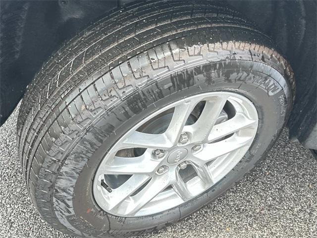 Photo of 2025 Diamond Black Crystal Pearlcoat Jeep Grand Cherokee