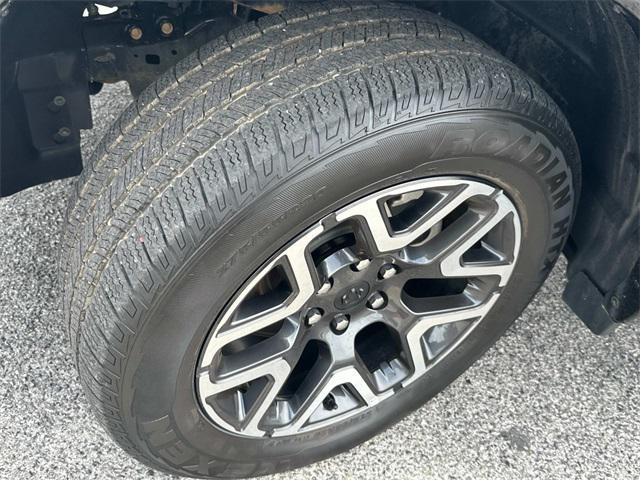 Photo of 2025 Diamond Black Crystal Pearlcoat RAM 1500