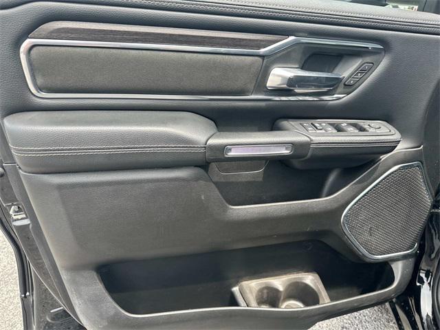 Photo of 2025 Diamond Black Crystal Pearlcoat RAM 1500