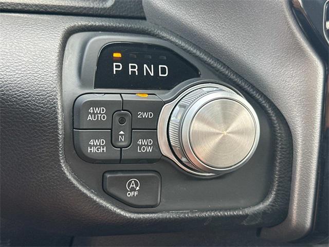 Photo of 2025 Diamond Black Crystal Pearlcoat RAM 1500