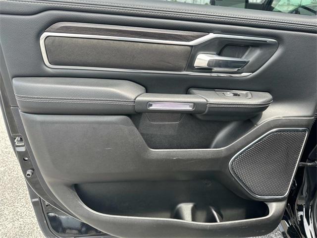 Photo of 2025 Diamond Black Crystal Pearlcoat RAM 1500