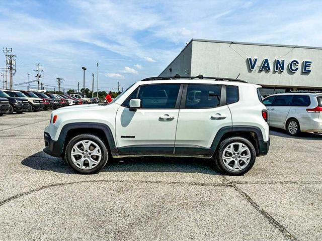 Photo of 2017 Alpine White Jeep Renegade