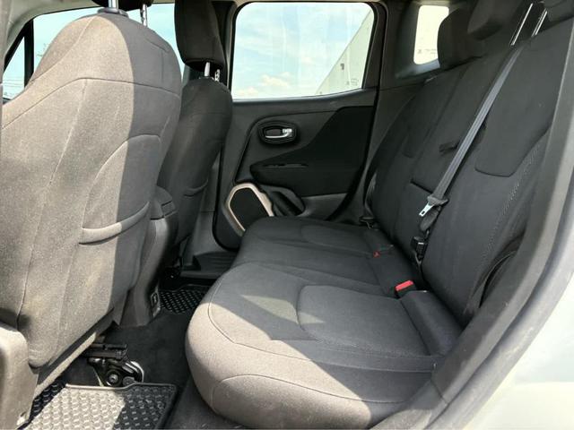 Photo of 2017 Alpine White Jeep Renegade