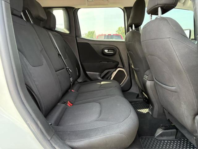 Photo of 2017 Alpine White Jeep Renegade