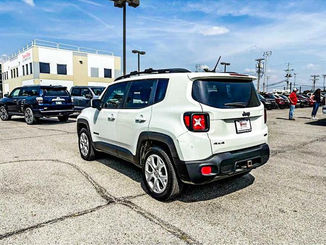 Photo of 2017 Alpine White Jeep Renegade