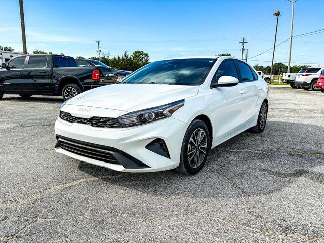 Photo of 2024 Snow White Pearl Kia Forte