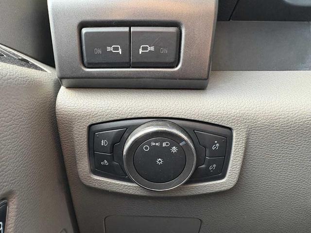 Photo of 2022 Oxford White Ford F-250