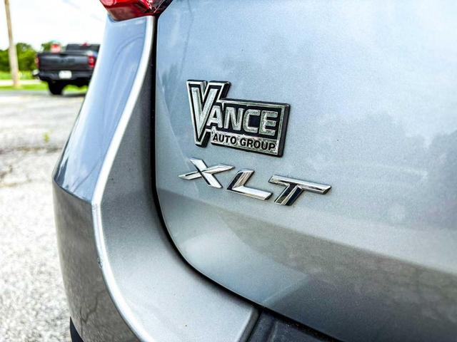 Photo of 2023 Iconic Silver Metallic Ford Explorer