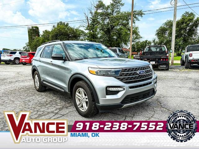 Photo of 2023 Iconic Silver Metallic Ford Explorer