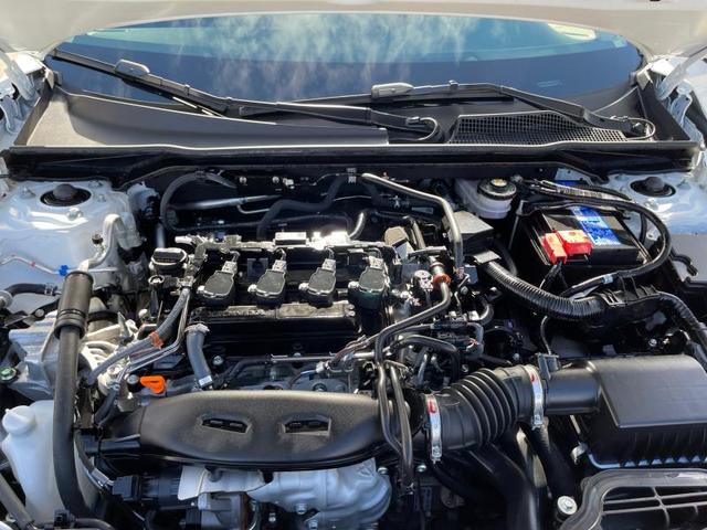 Photo of 2022 White Honda Civic
