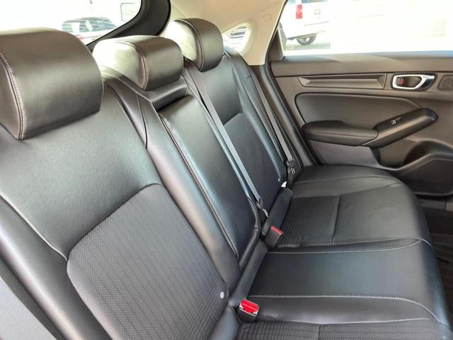 Photo of 2022 White Honda Civic