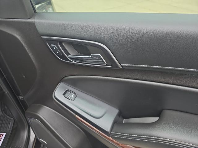 Photo of 2015 Gray GMC Yukon