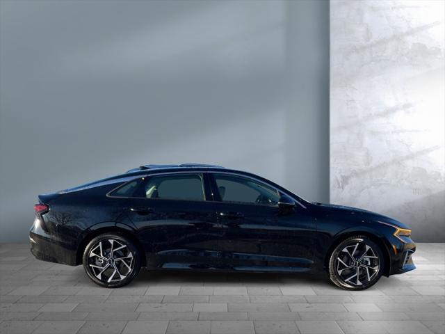 Photo of 2025 Aurora Black Pearl Kia K5